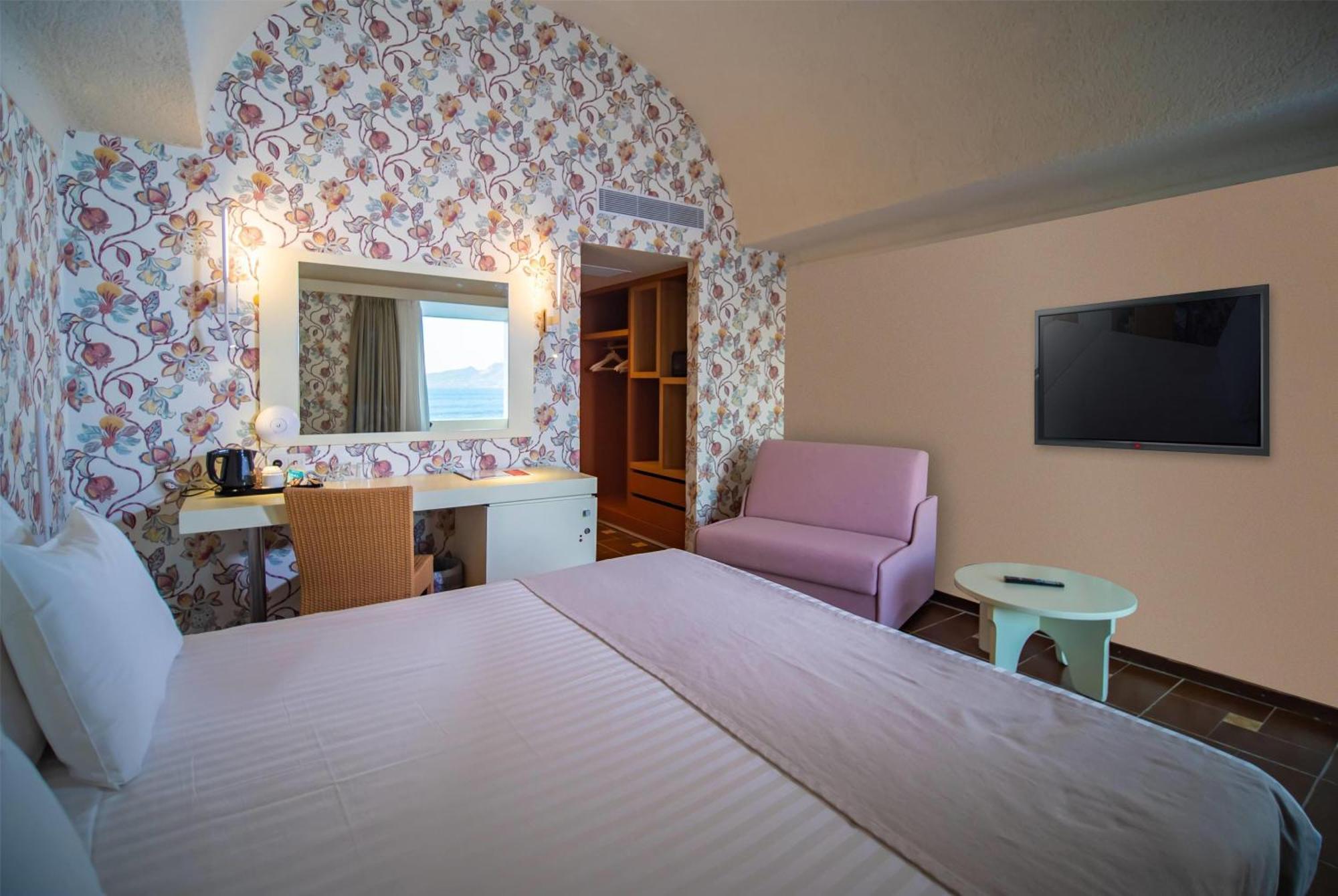 Ramada Loutraki Poseidon Resort Kültér fotó